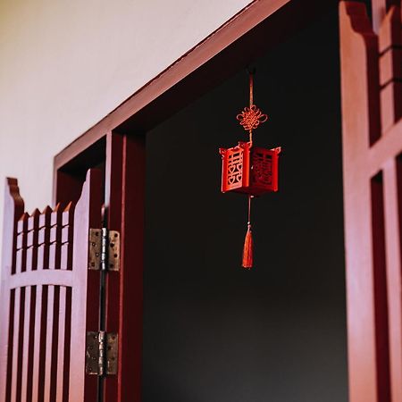 O'Nya Phuket Hotel Екстериор снимка