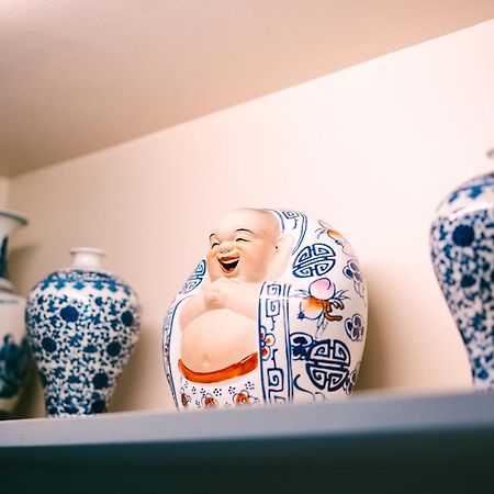 O'Nya Phuket Hotel Екстериор снимка