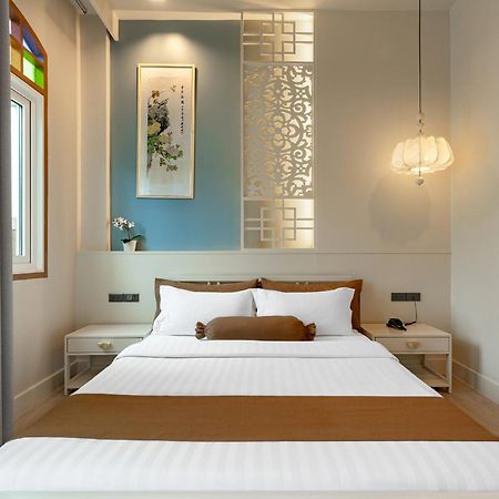 O'Nya Phuket Hotel Екстериор снимка