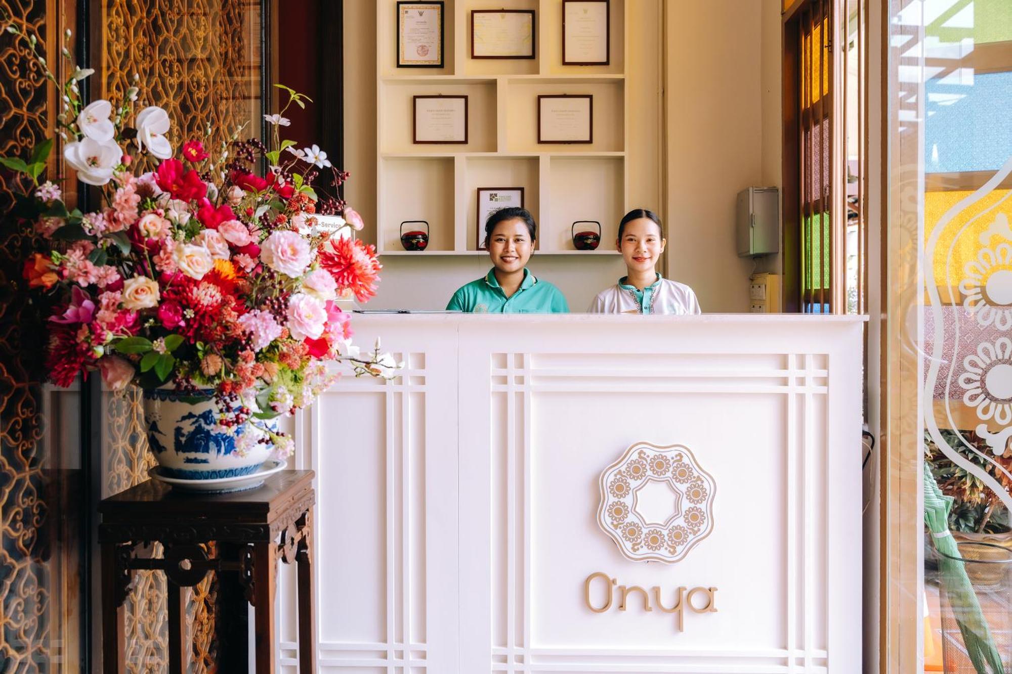 O'Nya Phuket Hotel Екстериор снимка