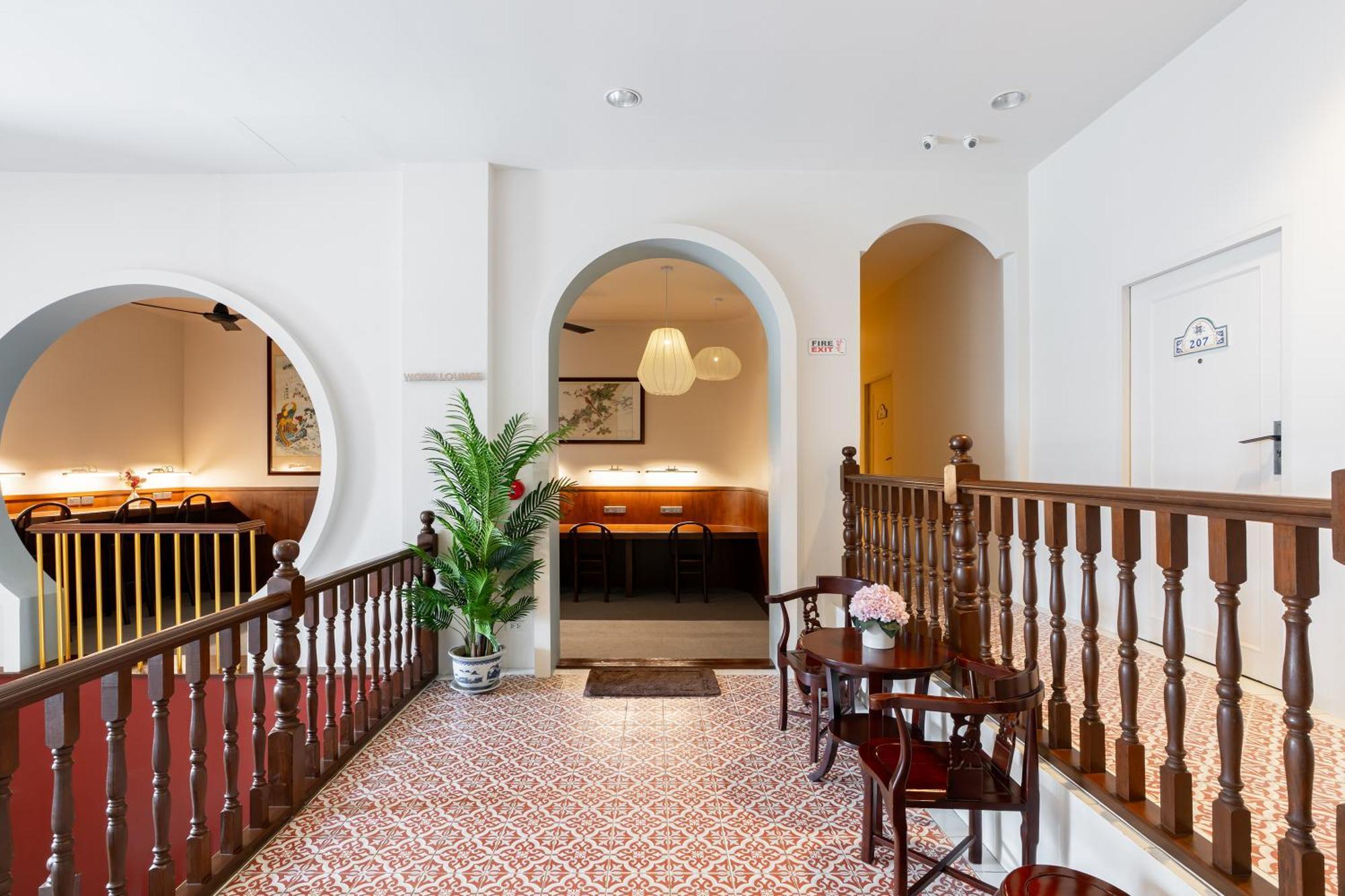 O'Nya Phuket Hotel Екстериор снимка