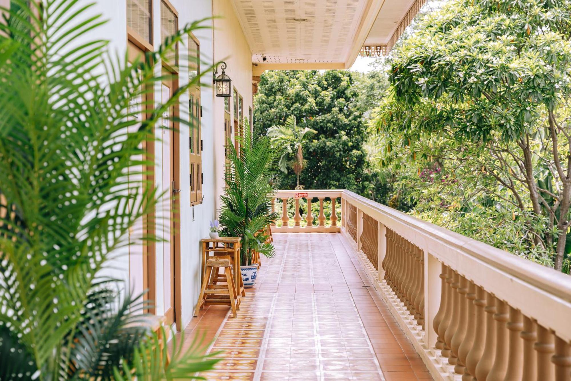 O'Nya Phuket Hotel Екстериор снимка